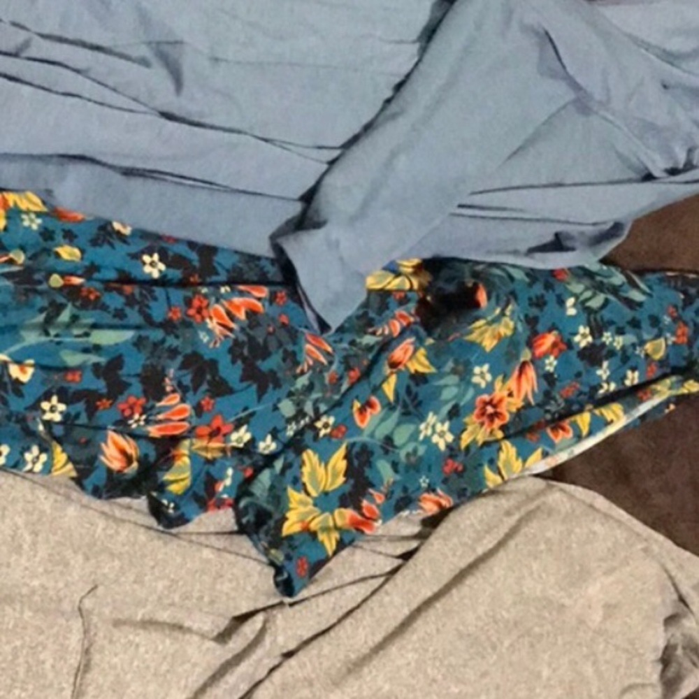 Size xl SARAH smoke/animal free- no holes.